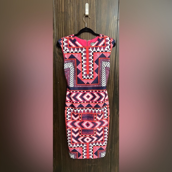 Vince Camuto Geometric Printed Bodycon Dress Sz 4 - Picture 3 of 11